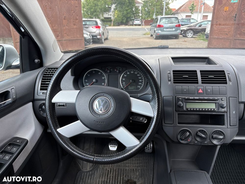 Volkswagen Polo 1.4 FSI Sportline - 5