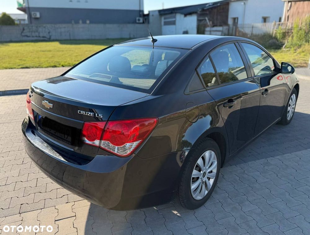 Chevrolet Cruze 1.8 Base - 5