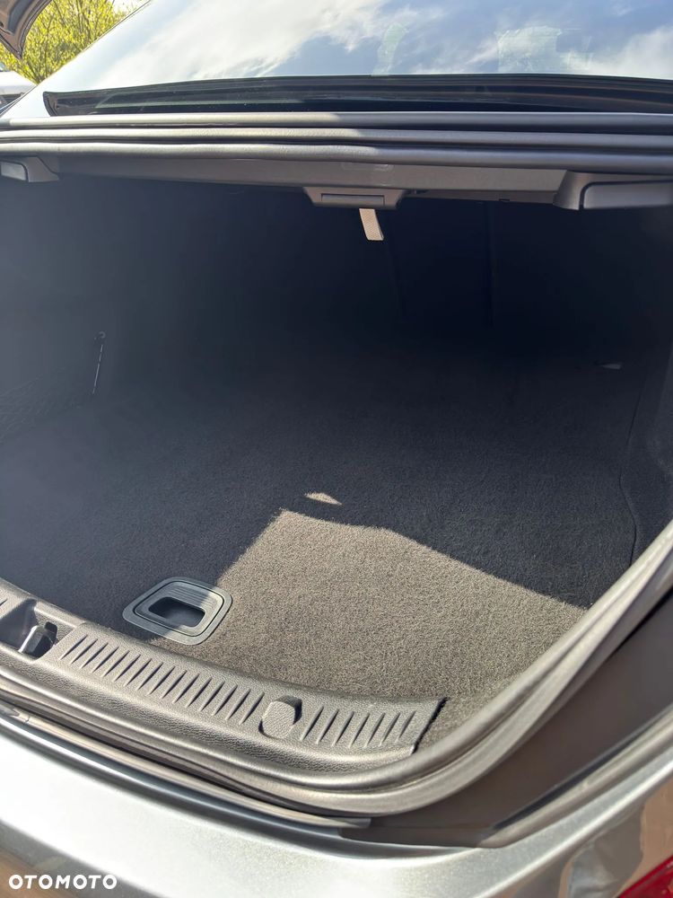 Mercedes-Benz Klasa E 220 d 4-Matic 9G-TRONIC - 14