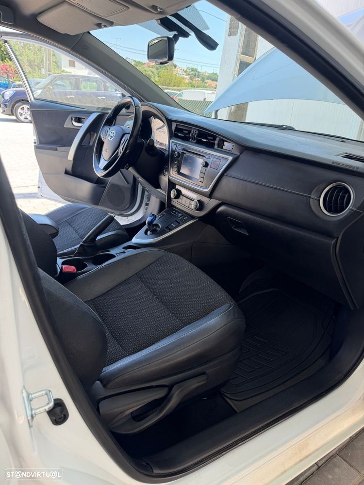 Toyota Auris - 17