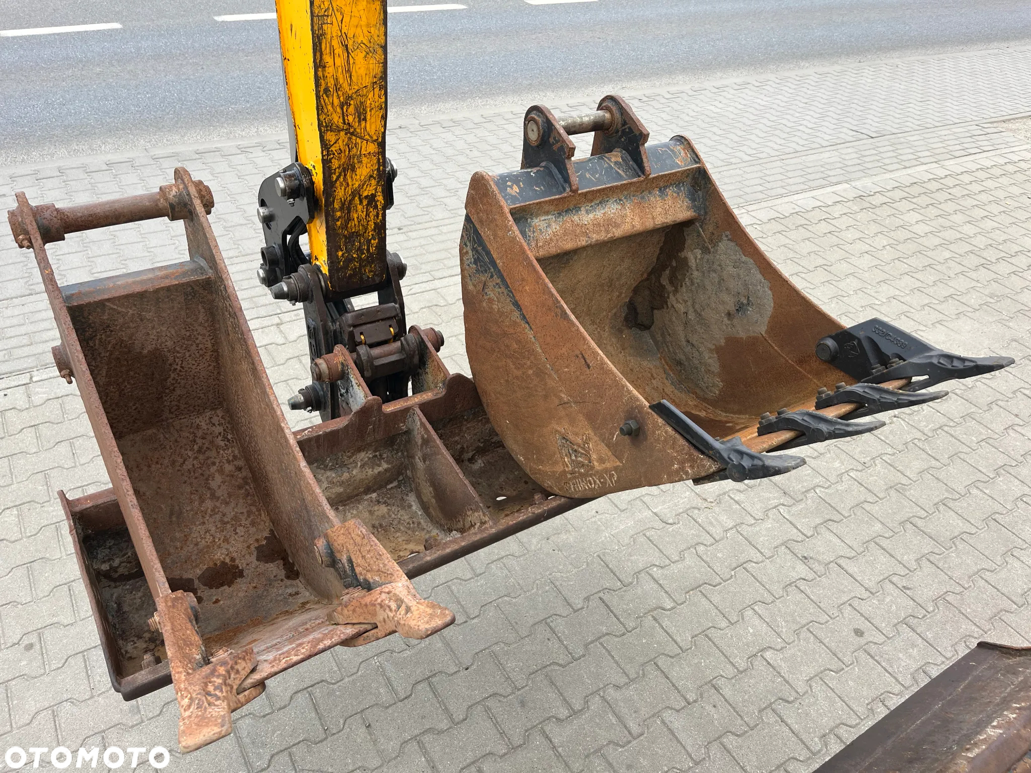 JCB 65 R-1 - 13