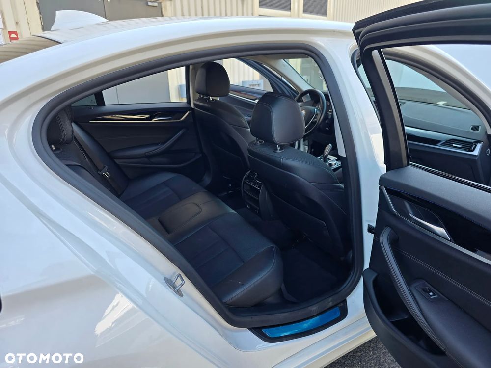 BMW Seria 5 530e iPerformance xDrive Luxury Line - 14