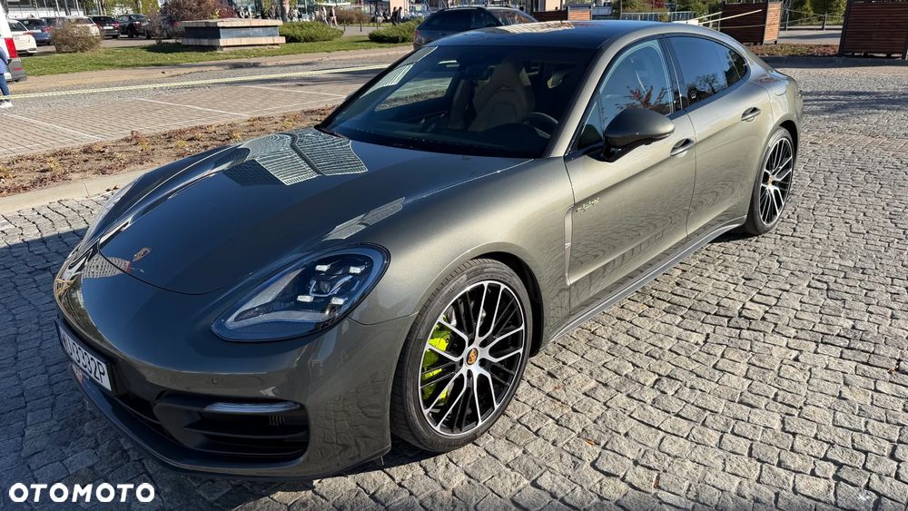 Porsche Panamera 4 Platinum Edition - 1