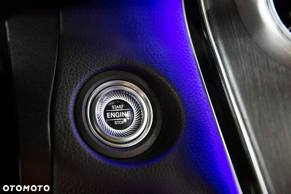 Mercedes-Benz GLC - 32