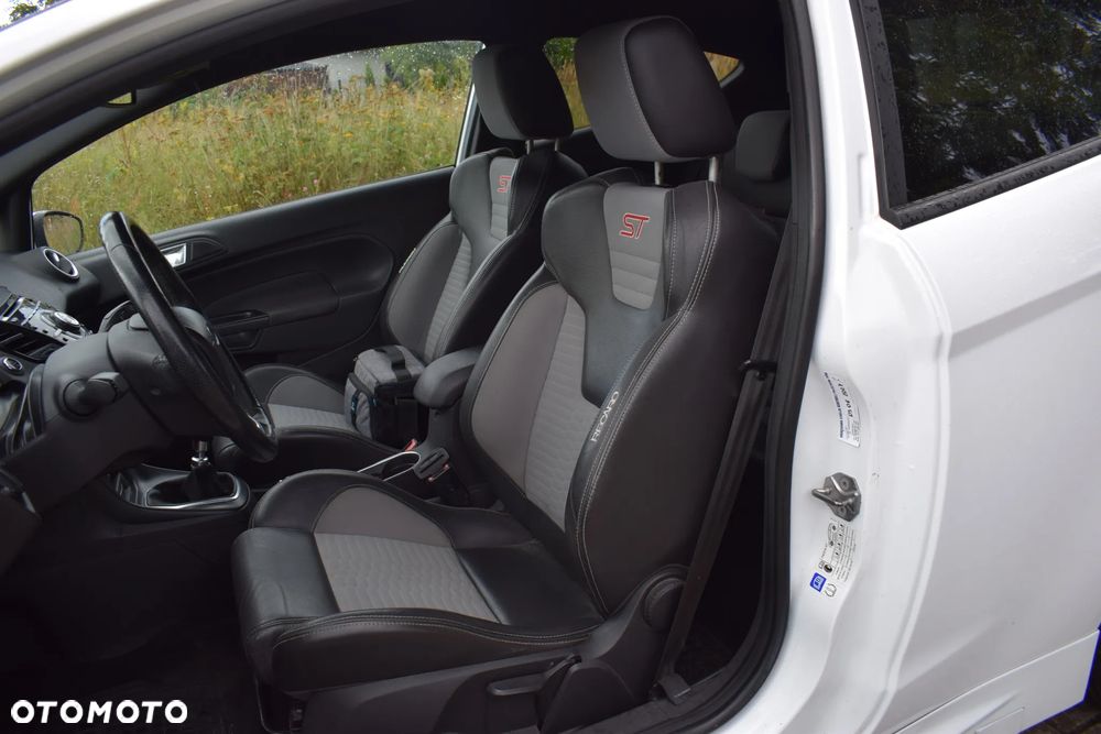Ford Fiesta ST - 13