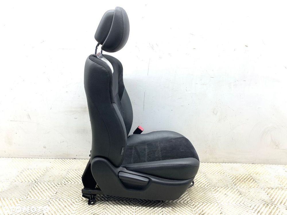 FOTEL PRAWY PRZÓD - 299.00 PLN - TOYOTA AVENSIS Kombi (_T27_) 2009 - 2018 2.0 D-4D (ADT270_) 91 kW - 6