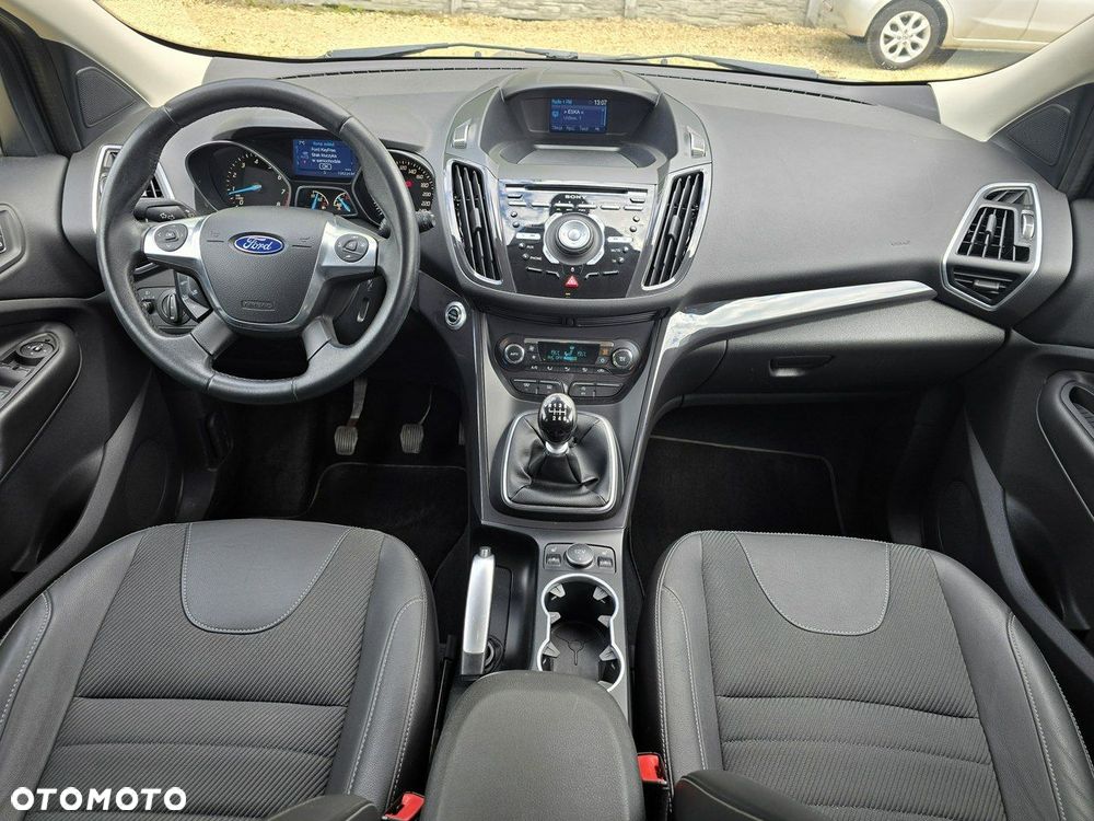 Ford Kuga 1.6 EcoBoost 2x4 Titanium - 8