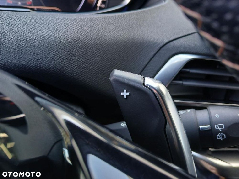 Peugeot 5008 1.6 PureTech GT Pack S&S EAT8 - 26