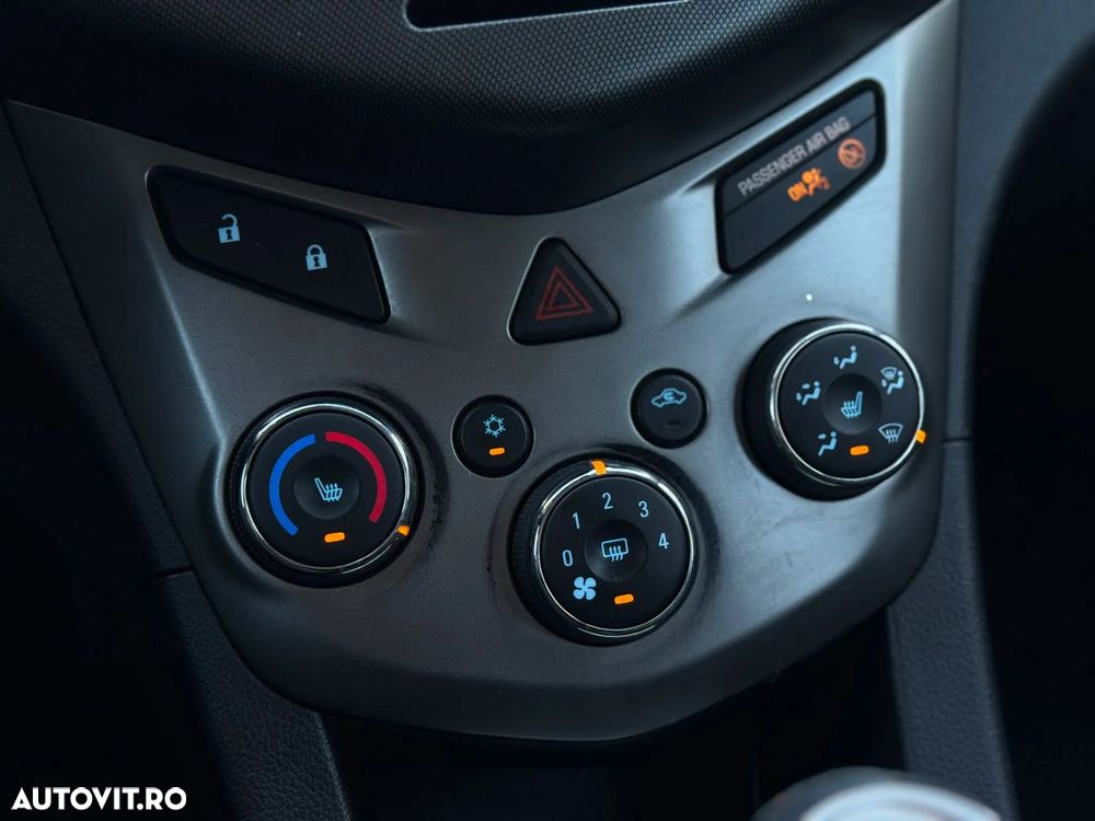 Chevrolet Aveo 1.6 LTZ - 33