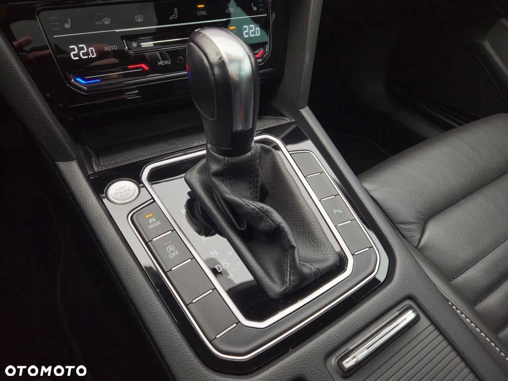 Volkswagen Passat 2.0 TDI SCR DSG Business - 28