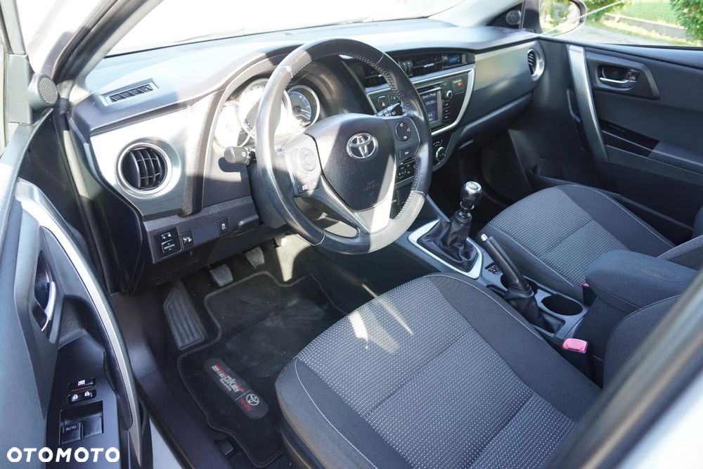 Toyota Auris 1.6 Executive - 7