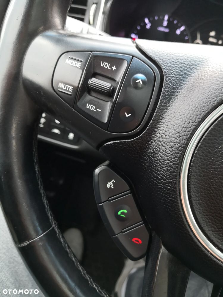 Kia Carens 1.7 CRDi 136 Dream Team Edition - 22