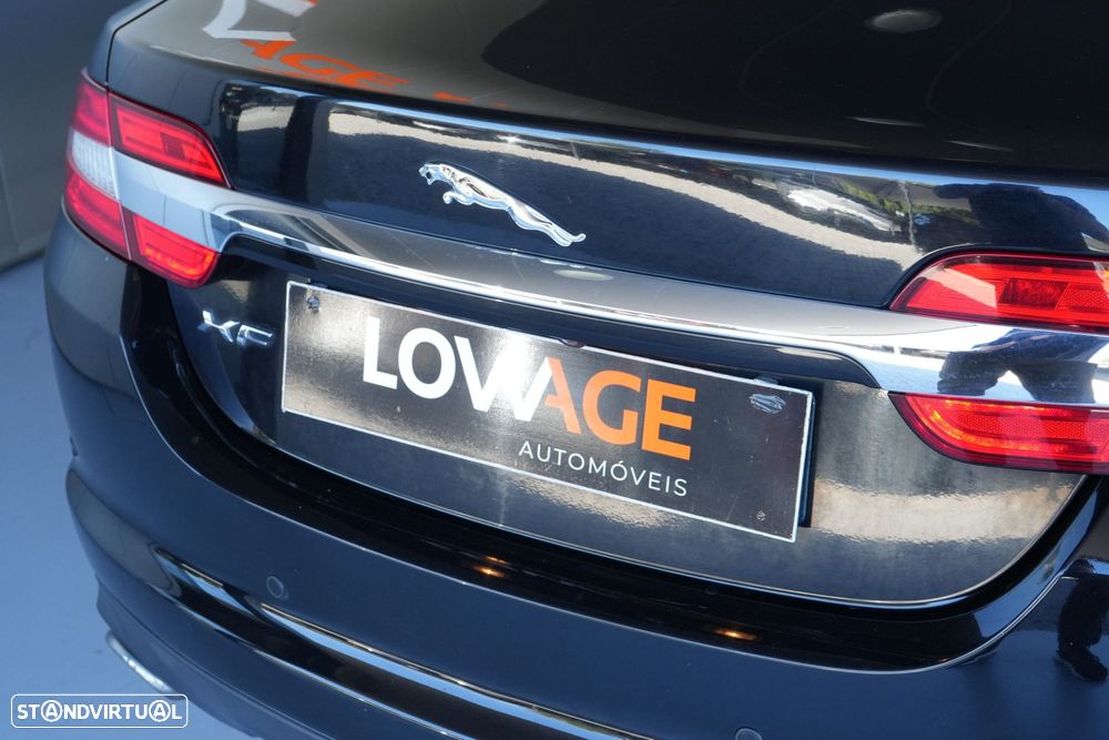 Jaguar XF 2.2 D Luxury - 37