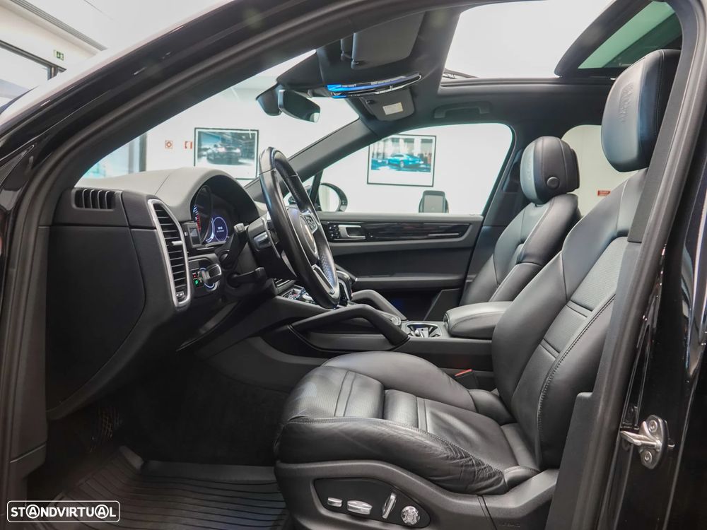 Porsche Cayenne - 9