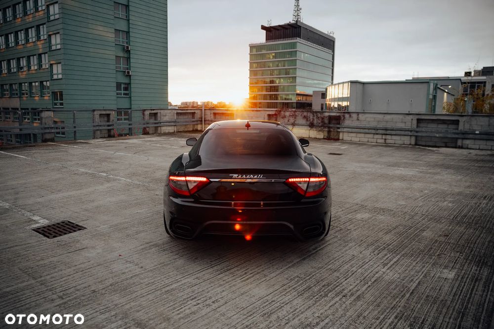 Maserati GranTurismo S - 8