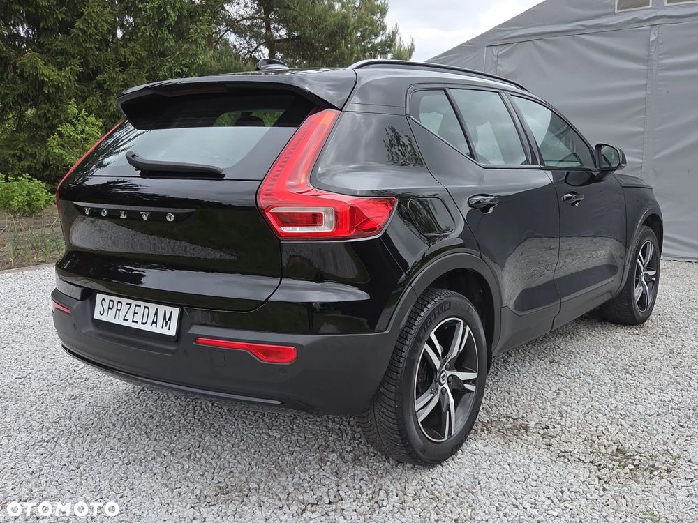 Volvo XC 40 T2 Plus Dark - 33
