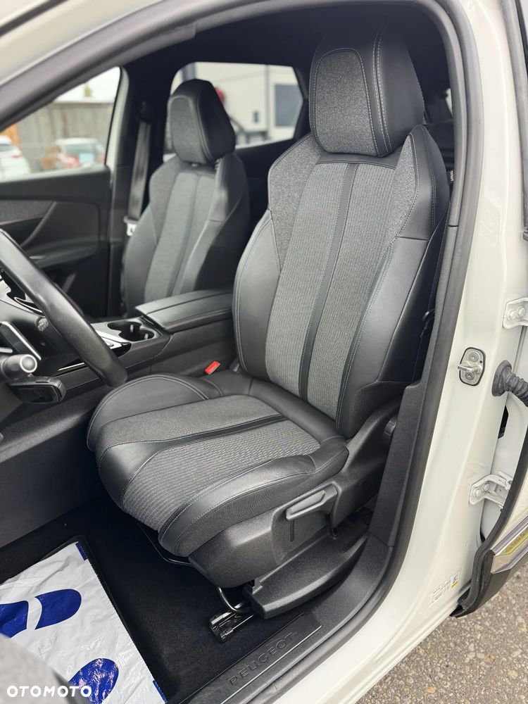 Peugeot 3008 1.5 BlueHDi Allure Pack S&S EAT8 - 29