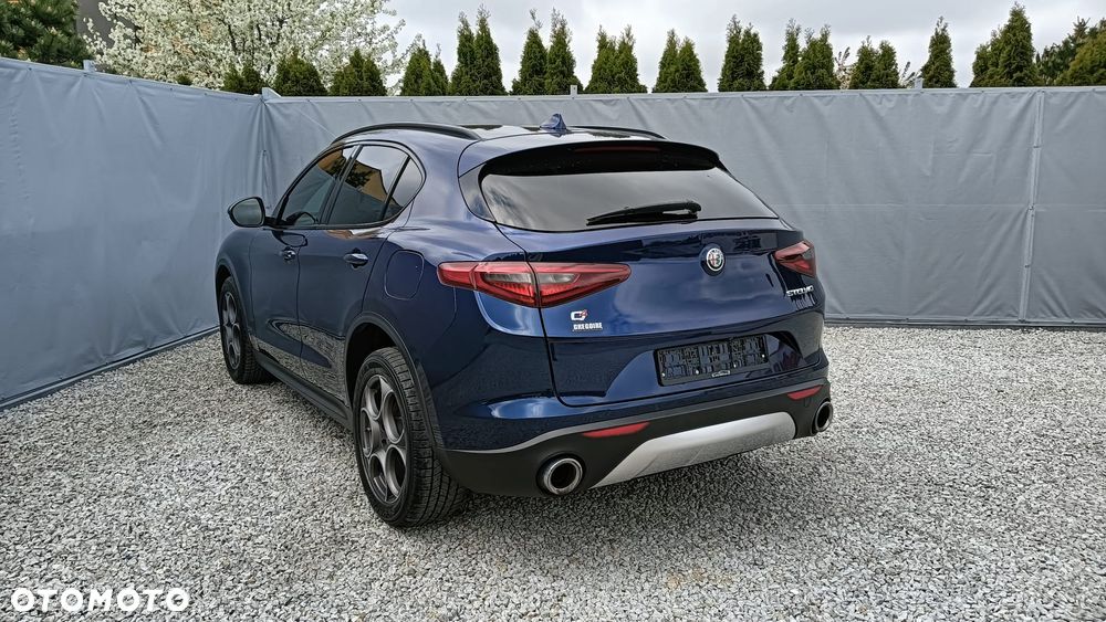 Alfa Romeo Stelvio 2.0 Turbo 16V AT8-Q4 Executive - 8
