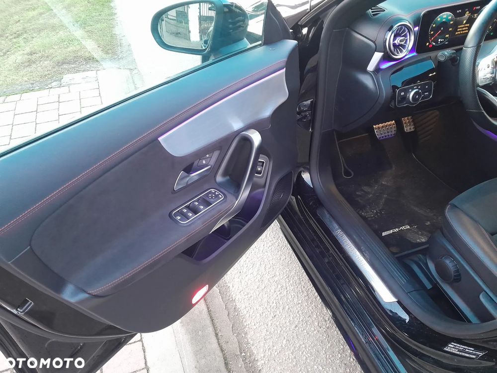 Mercedes-Benz CLA 200 7G-DCT AMG Line - 16