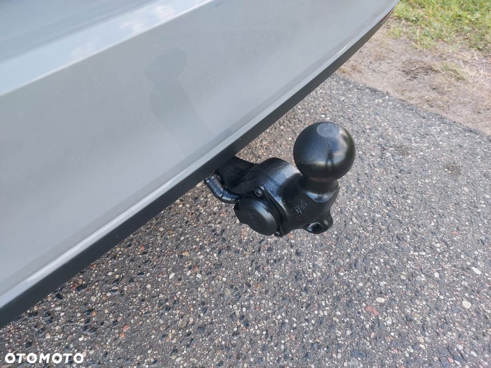 Volkswagen Passat 2.0 TDI SCR DSG Business - 27