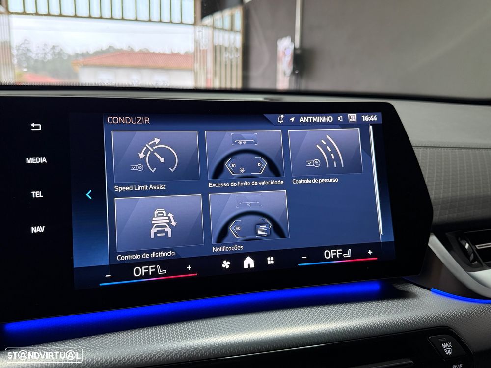 BMW iX2 eDrive20 Pack Desportivo M - 16