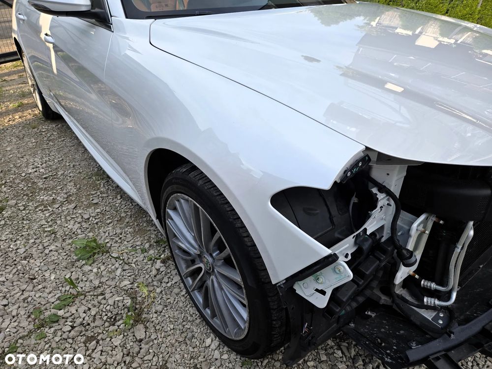 Alfa Romeo Giulia 2.0 Turbo 16V AT8-Q4 Ti - 11