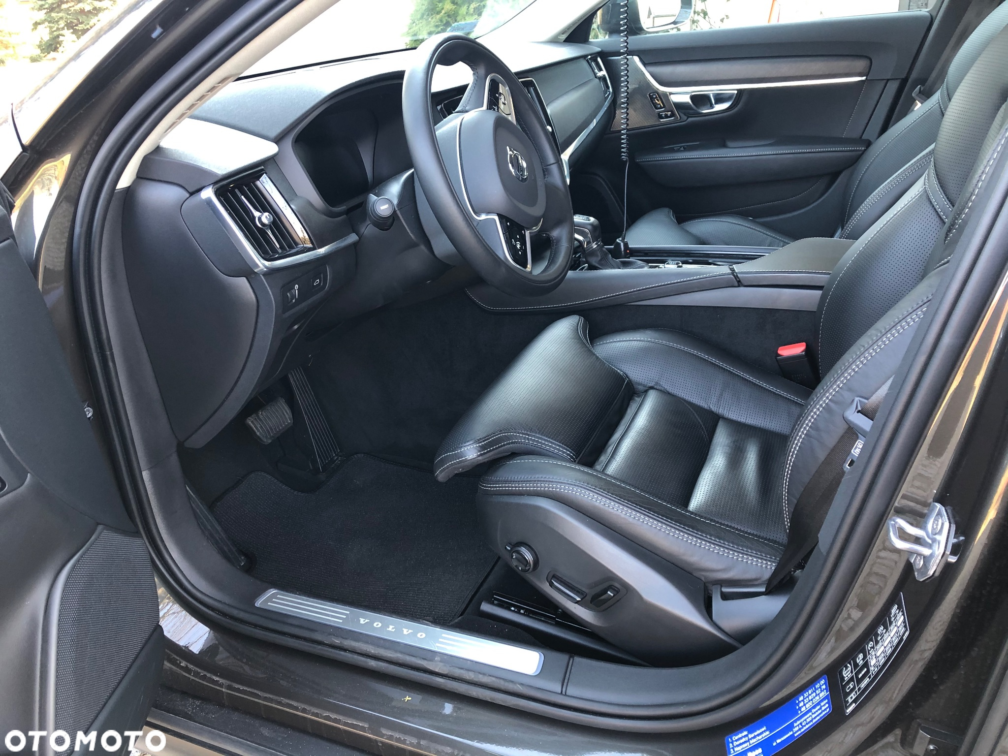 Volvo V90 D5 SCR AWD Momentum Pro - 12