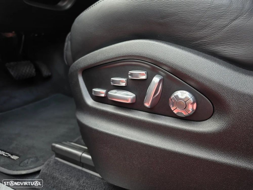 Porsche Cayenne Coupé E-Hybrid - 10