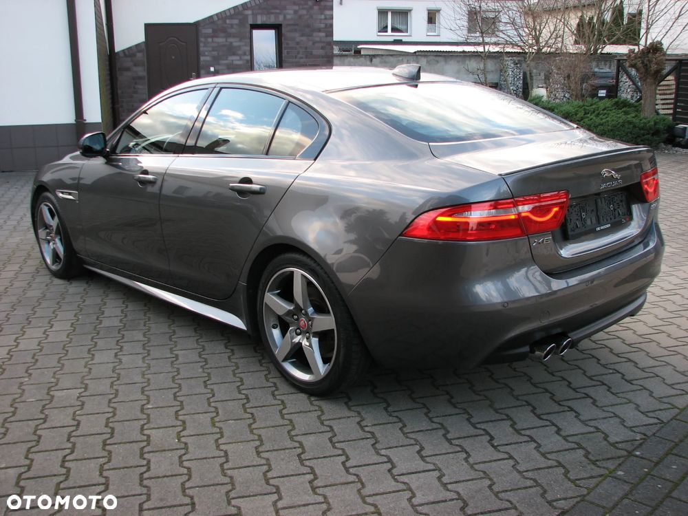 Jaguar XE D180 R-Dynamic S - 8