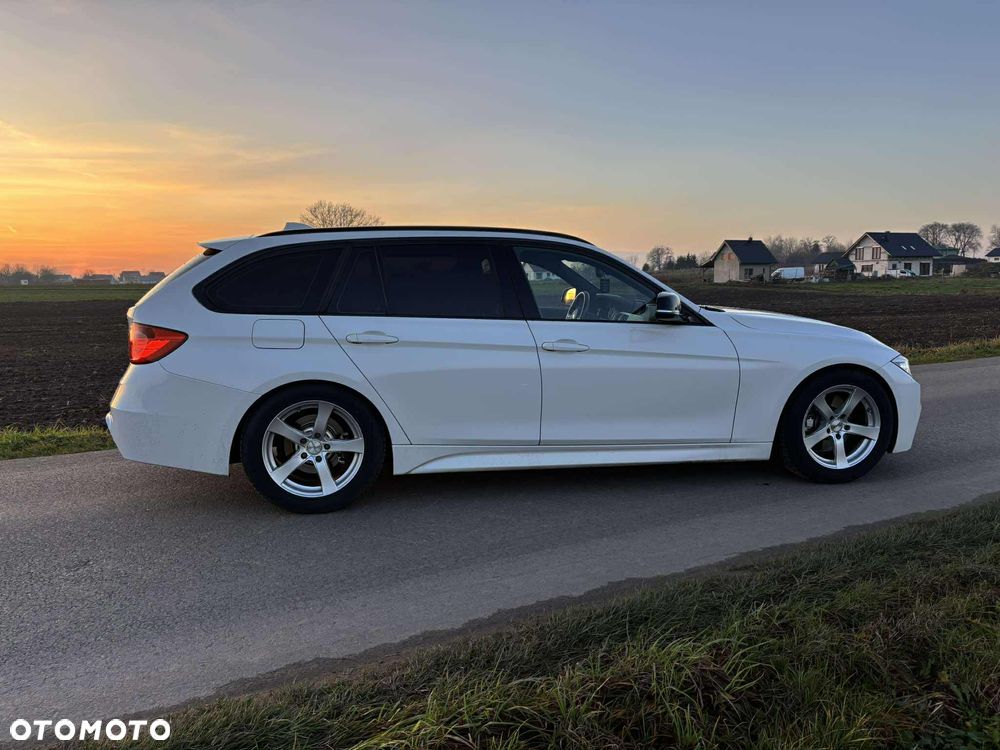 BMW Seria 3 325d M Sport - 9