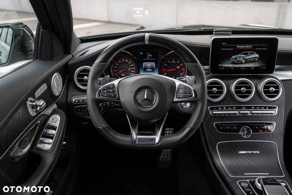 Mercedes-Benz Klasa C AMG 63 S - 16
