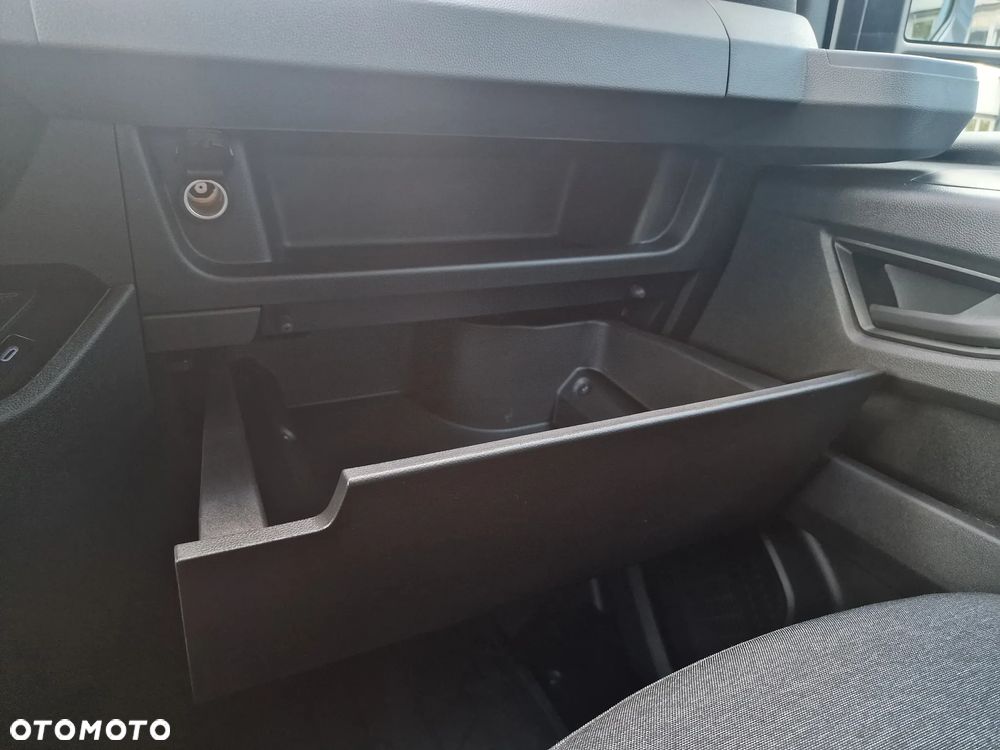 Nissan Interstar - 16