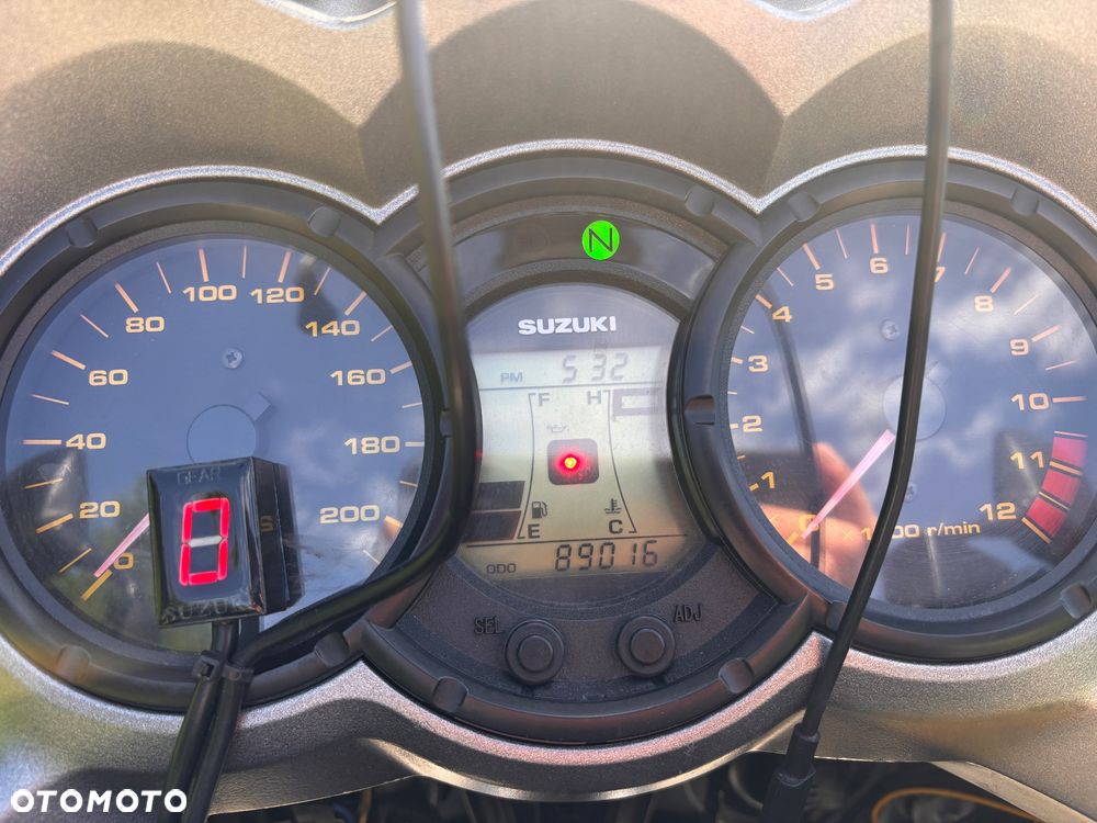 Suzuki V-STROM - 11