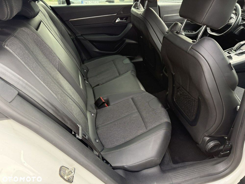 Peugeot 508 BlueHDi 130 EAT8 Allure Pack - 21