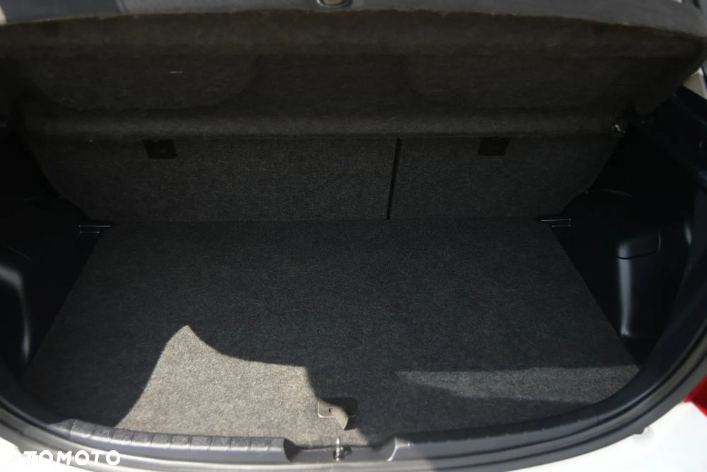 Toyota Yaris - 17