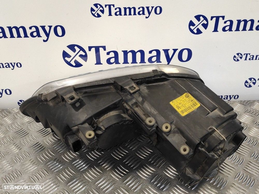 FAROL DIREITO VOLKSWAGEN TOURAN 2004 -0301205202 - 2