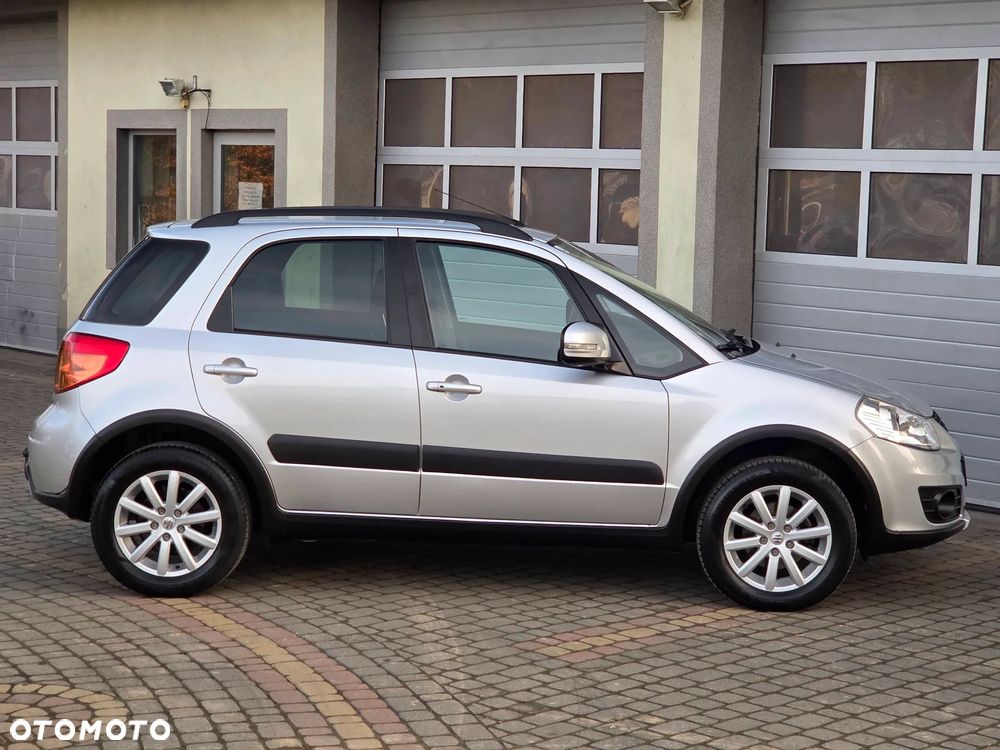 Suzuki SX4 1.6 VVT 4x4 Style - 18
