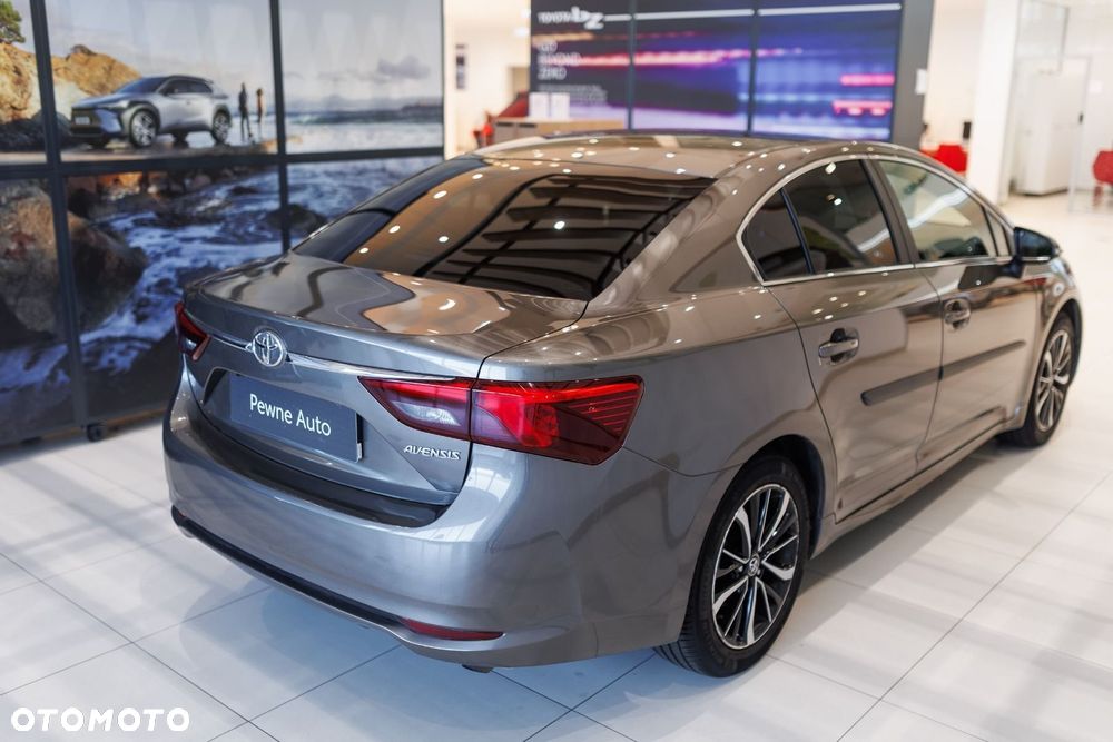 Toyota Avensis - 8