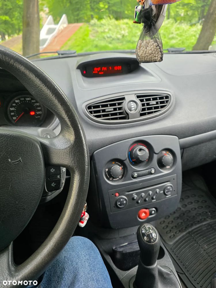 Renault Clio - 8