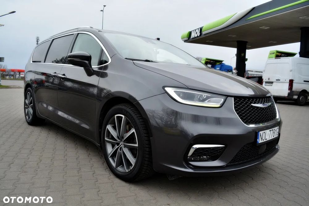 Chrysler Pacifica - 2