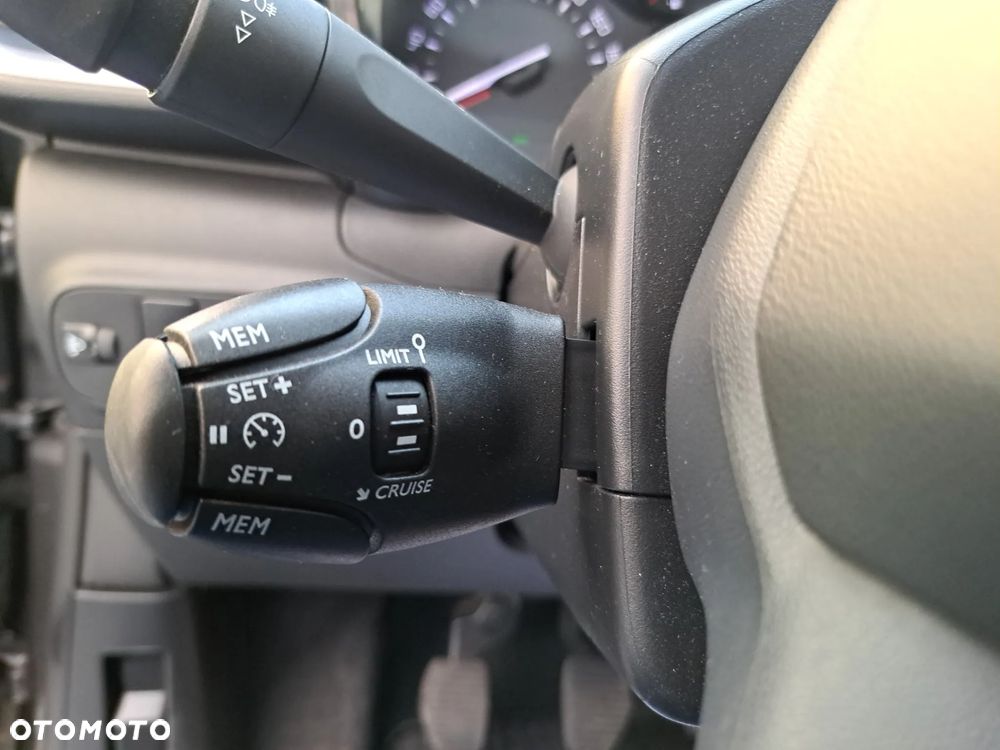 Citroën C3 1.2 PureTech Shine - 19