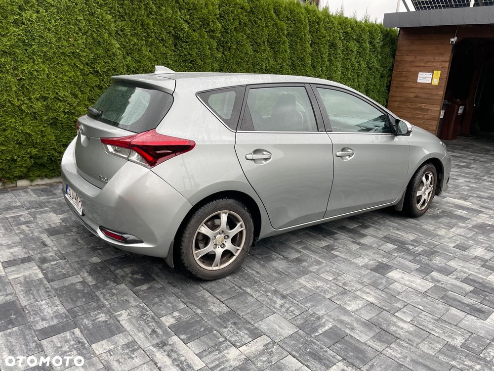 Toyota Auris 1.6 Premium - 12