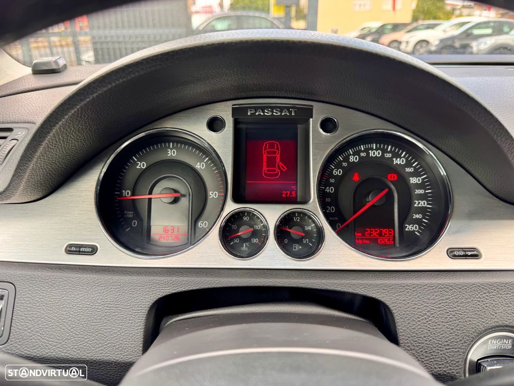 VW Passat 2.0 TDI Highline - 12