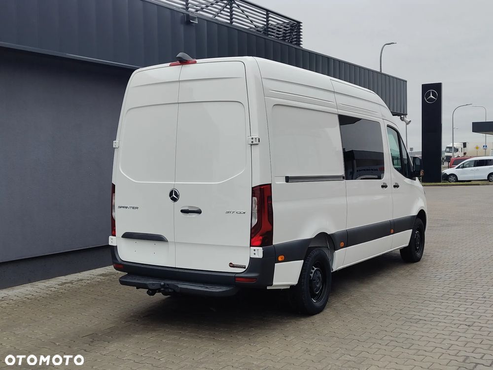 Mercedes-Benz Sprinter - 6