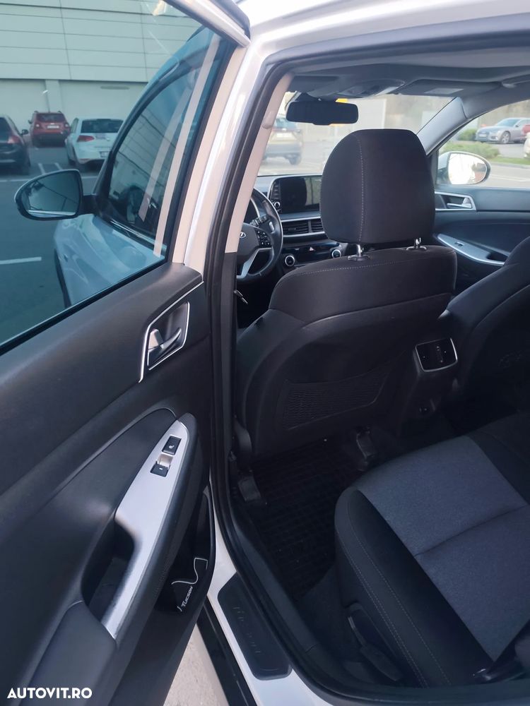 Hyundai Tucson 2.0 CRDI 4WD 8AT Premium - 16