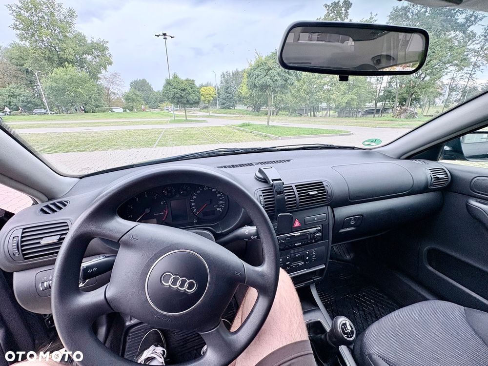 Audi A3 Sportback 1.6 Ambiente - 9