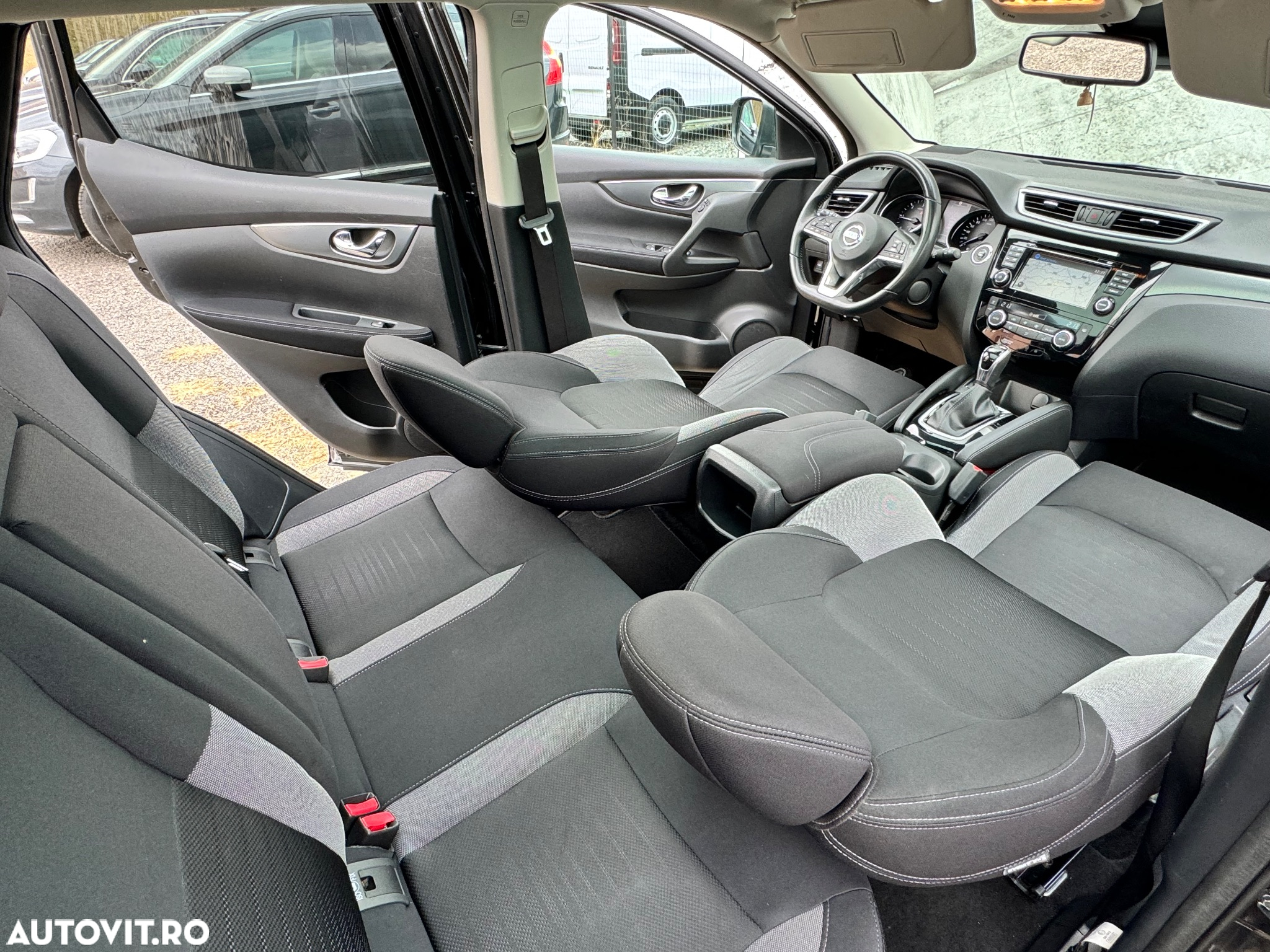 Nissan Qashqai 1.6 DCI Xtronic TEKNA - 22