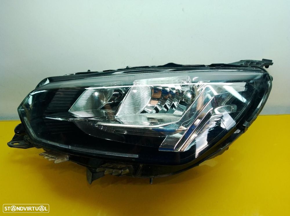 FAROL ESQUERDO PEUGEOT 208 P2 - 1