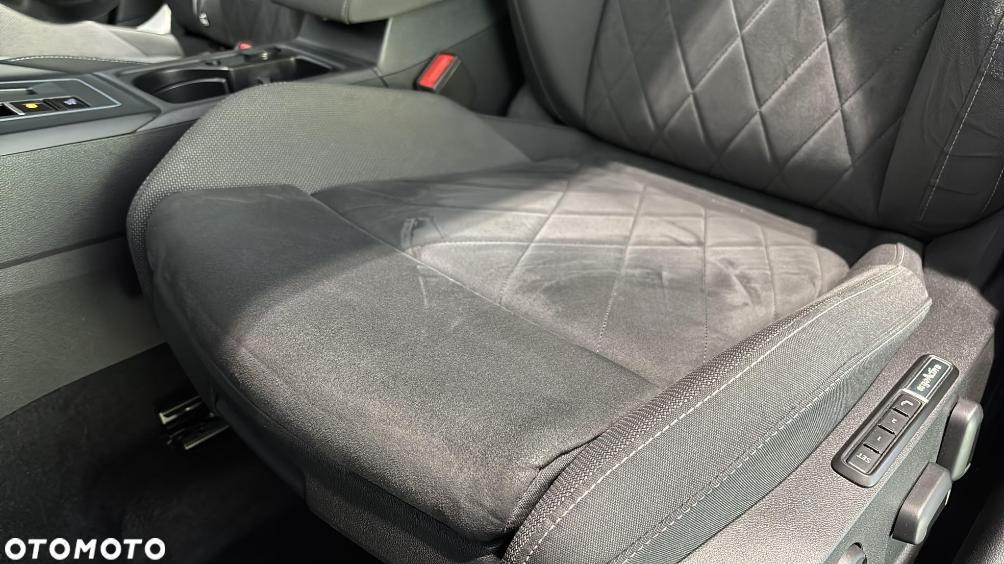 Volkswagen Golf VIII 2.0 TDI Style DSG - 12