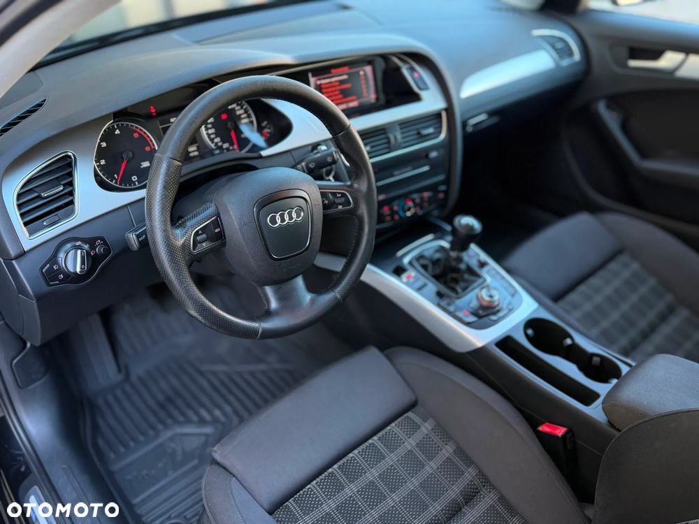 Audi A4 Limousine 2.0 TDI DPF Ambiente - 2